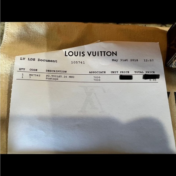 Louis Vuitton Toiletry 26 Authentic - Picture 7 of 7